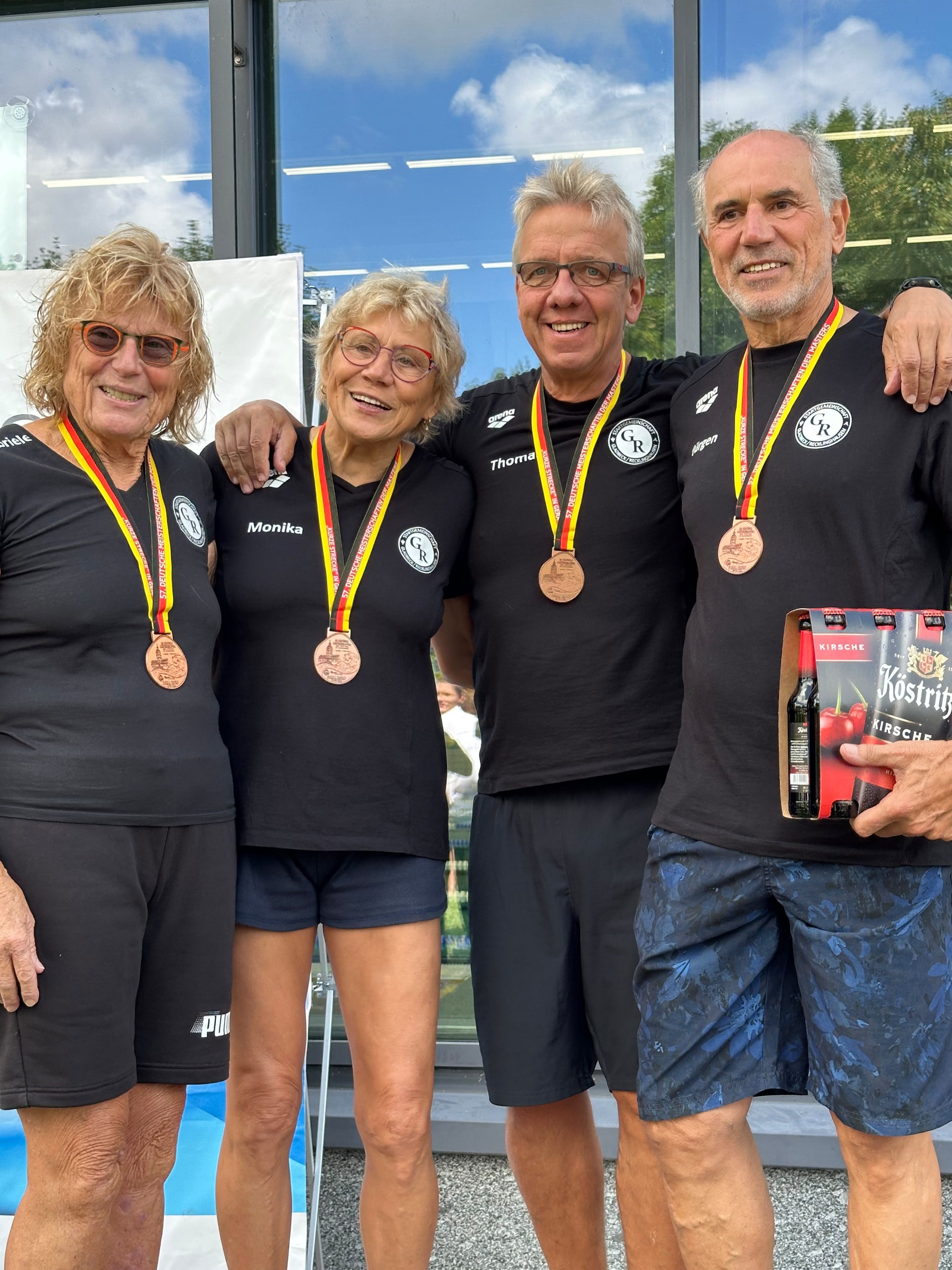 4x100m-Freistil-Staffel_mit_Gabriele_König_Monika_Steingens_Thomas_Spickenbaum_und_Jürgen_Behr