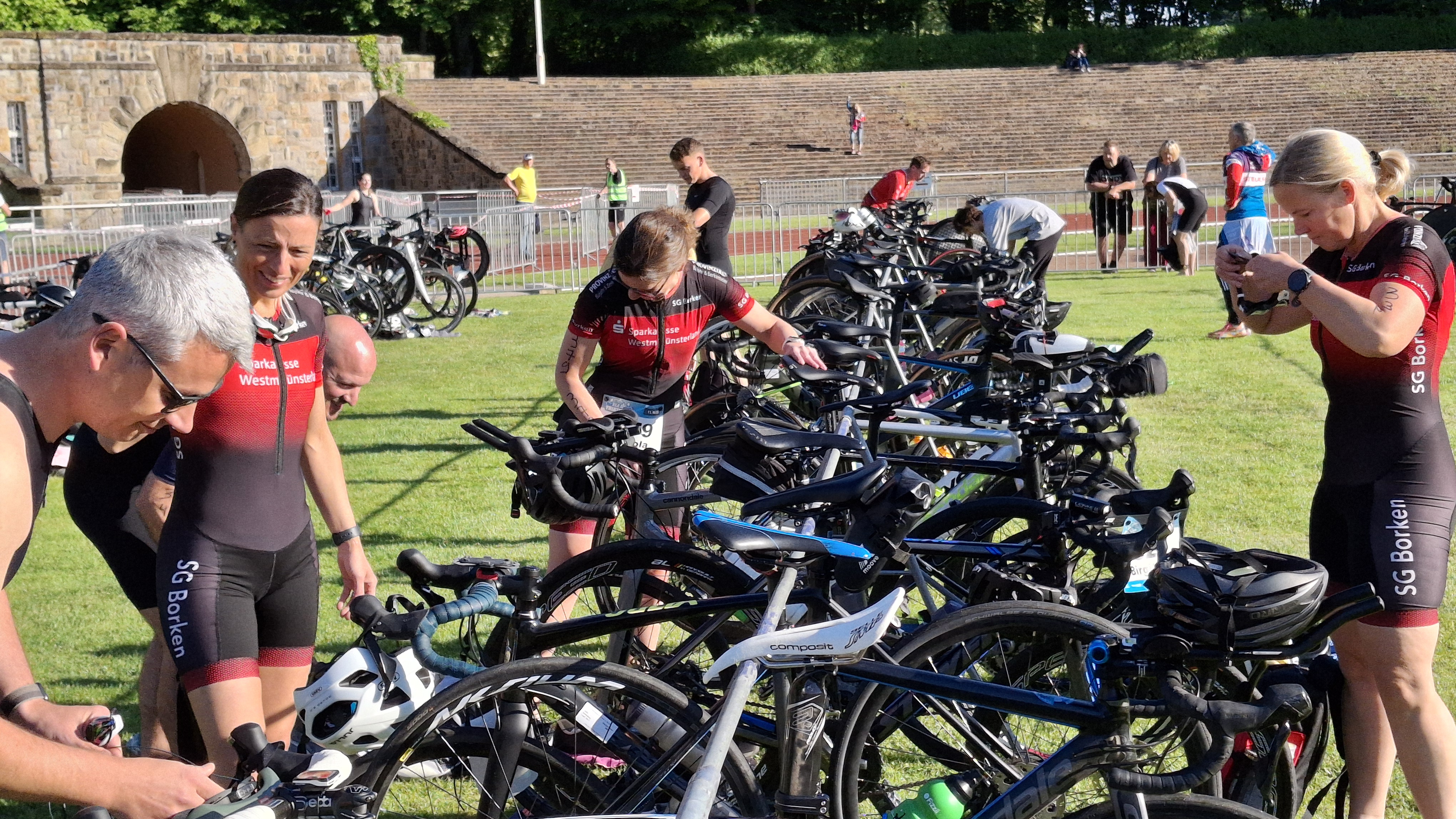 SV13 erwartet rund 1.000 Teilnehmer zum ELE-Triathlon – Sport, Stimmung und Muttertags-Ausflug am Schloss
