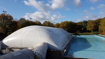 Letzter Schwimmtag vor Traglufthallenabbau 2025